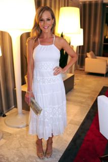 Julie Benz feet photo thumbnail