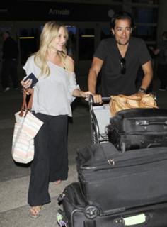 Julie Benz feet photo thumbnail
