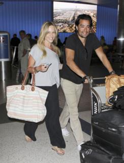 Julie Benz feet photo thumbnail