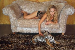 Julie Benz feet photo thumbnail