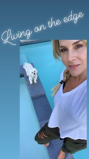 Julie Benz feet photo thumbnail