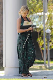 Julie Benz feet photo thumbnail
