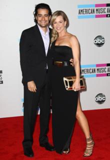 Julie Benz feet photo thumbnail