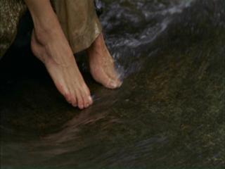 Julie Benz feet photo thumbnail