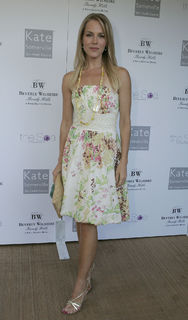 Julie Benz feet photo thumbnail