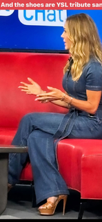 Julie Benz feet photo thumbnail