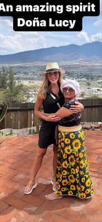 Julie Benz feet photo thumbnail
