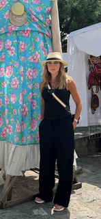 Julie Benz feet photo thumbnail