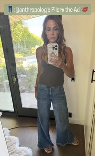 Julie Benz feet photo thumbnail