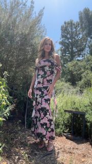Julie Benz feet photo 3