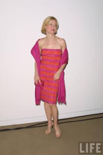 Julie Bowen feet photo thumbnail