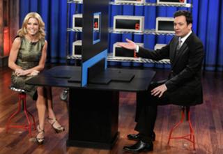 Julie Bowen feet photo thumbnail