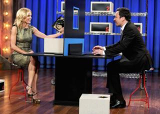 Julie Bowen feet photo thumbnail