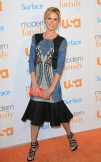 Julie Bowen feet photo thumbnail