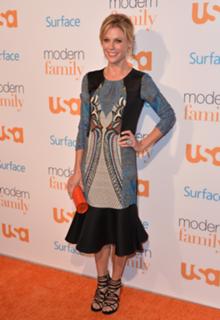 Julie Bowen feet photo thumbnail
