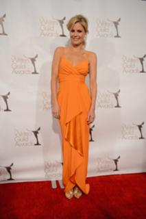 Julie Bowen feet photo thumbnail