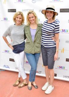Julie Bowen feet photo thumbnail