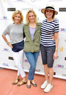 Julie Bowen feet photo thumbnail