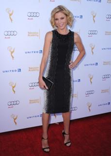 Julie Bowen feet photo thumbnail