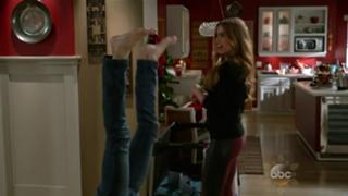 Julie Bowen feet photo thumbnail