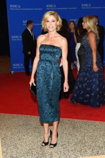 Julie Bowen feet photo thumbnail