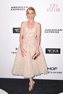 Julie Bowen feet photo thumbnail