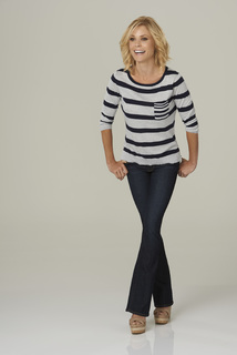 Julie Bowen feet photo thumbnail