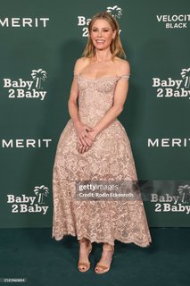 Julie Bowen feet photo thumbnail