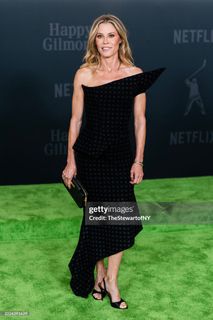 Julie Bowen feet photo thumbnail