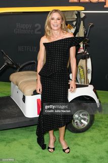 Julie Bowen feet photo thumbnail