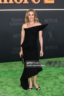 Julie Bowen feet photo thumbnail