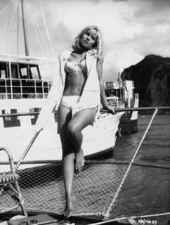Julie Christie feet photo 17