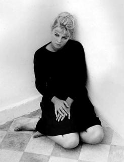 Julie Christie feet photo 3