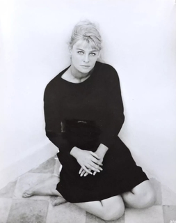 Julie Christie feet photo 3