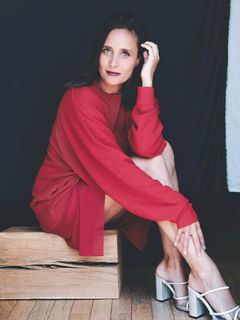 Julie De Bona feet photo 2