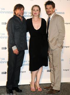 Julie Delpy feet photo thumbnail