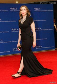 Julie Delpy feet photo thumbnail