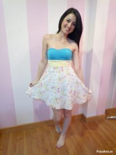 Julie Estelle feet photo 1