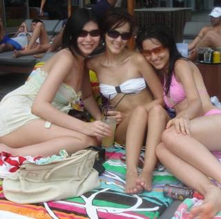 Julie Estelle feet photo 4