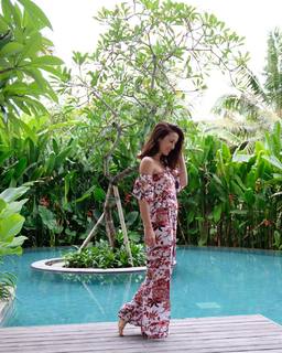 Julie Estelle feet photo 10