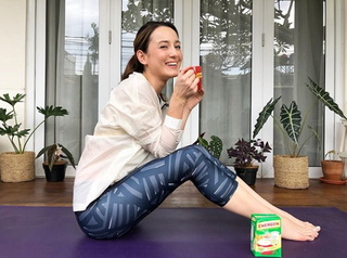 Julie Estelle feet photo 13