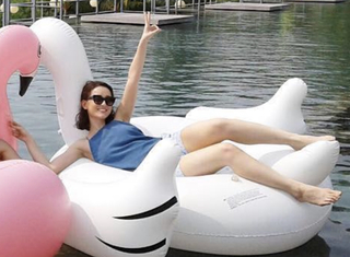 Julie Estelle feet photo 8
