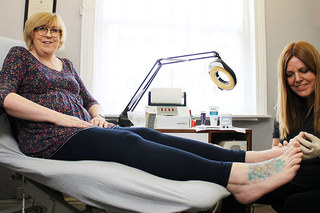 Julie Felton feet photo 5