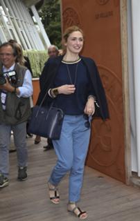 Julie Gayet feet photo 7