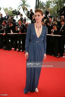 Julie Gayet feet photo 12