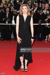 Julie Gayet feet photo 1
