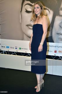 Julie Gayet feet photo 10