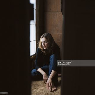 Julie Gayet feet photo 9