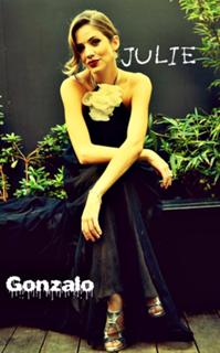 Julie Gonzalo feet photo thumbnail