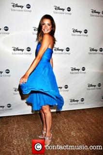 Julie Gonzalo feet photo thumbnail